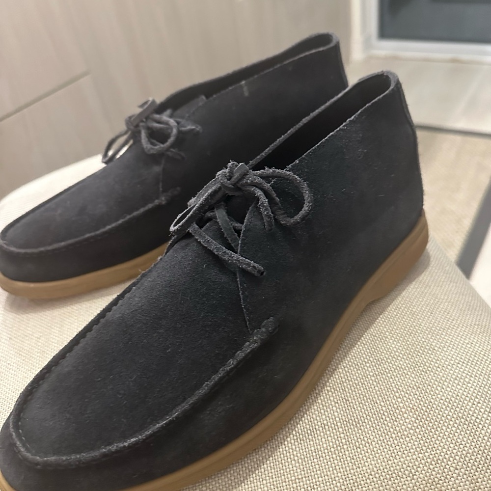 Brunello Cucinelli mid top desert boots in Navy Suede